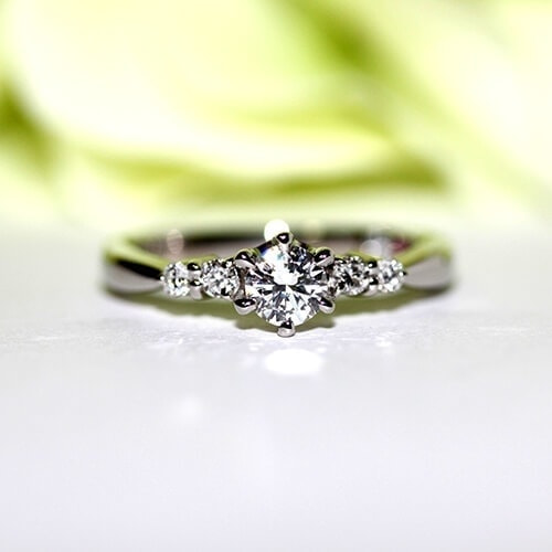 婚約指輪シンプルデザインベスト４　Pt900ダイヤモンド婚約指輪